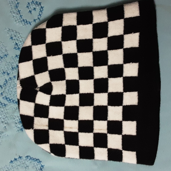 Set of 3 Knit Unisex Hats - Picture 4 of 4